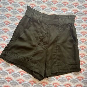 H and m shorts